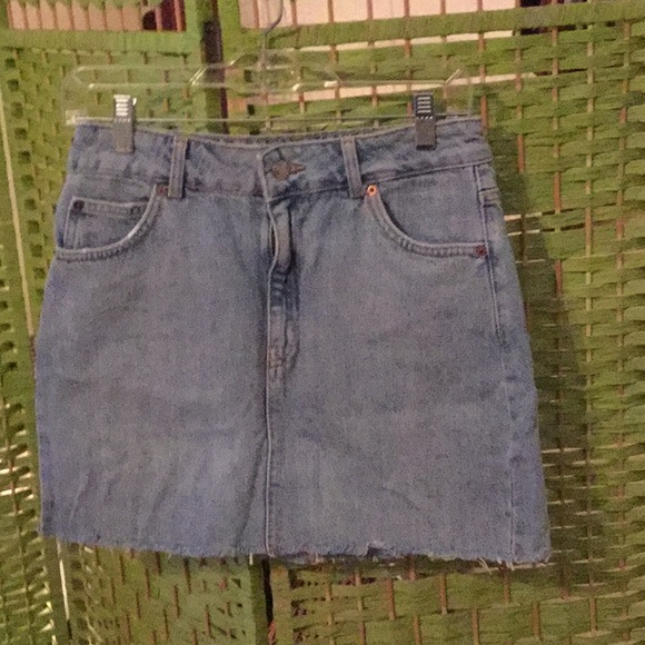 🦋Topshop Moto Sz 6 Denim Jean Fun to Wear Skirt🦋 - Picture 4 of 5